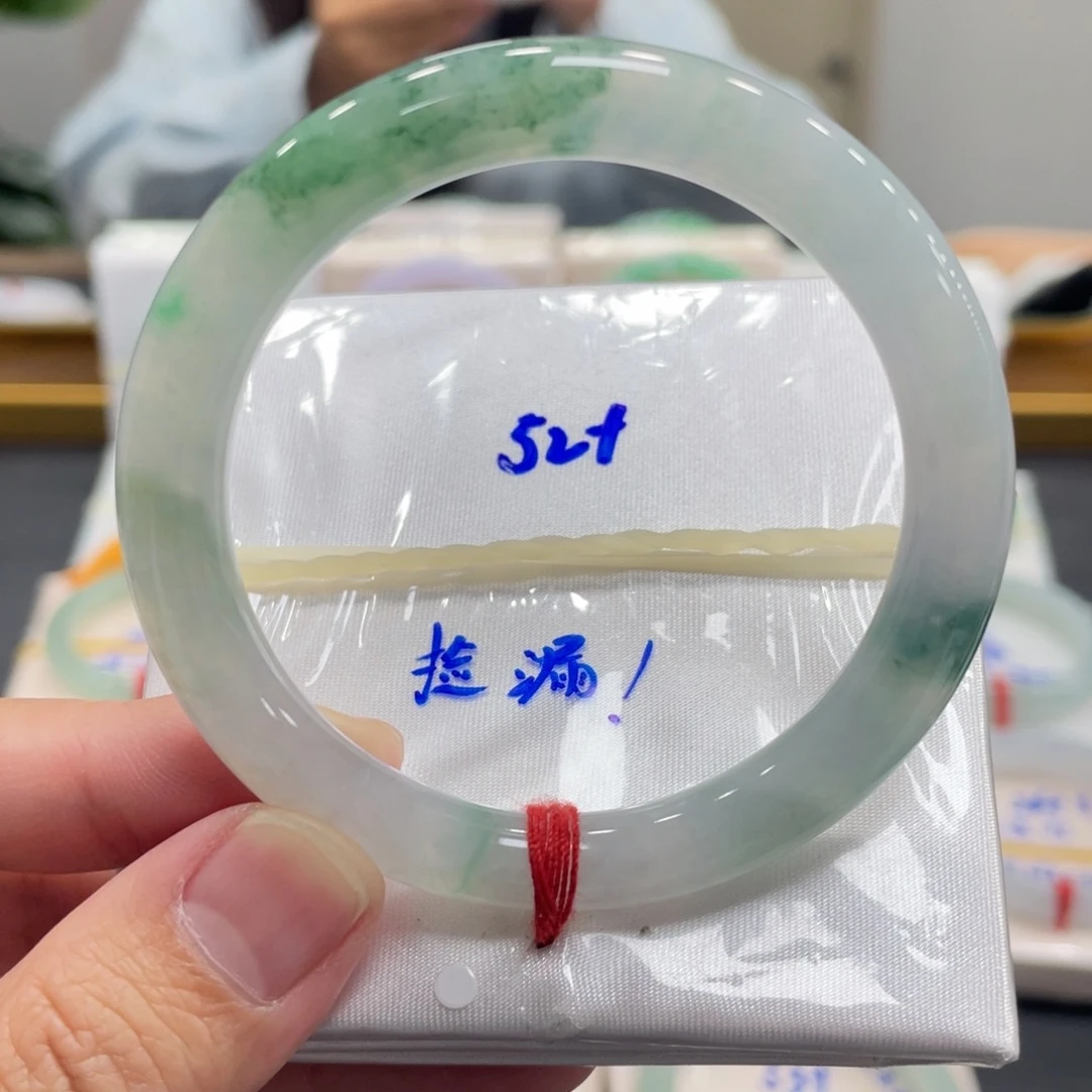 翡翠未镶嵌手镯翡翠