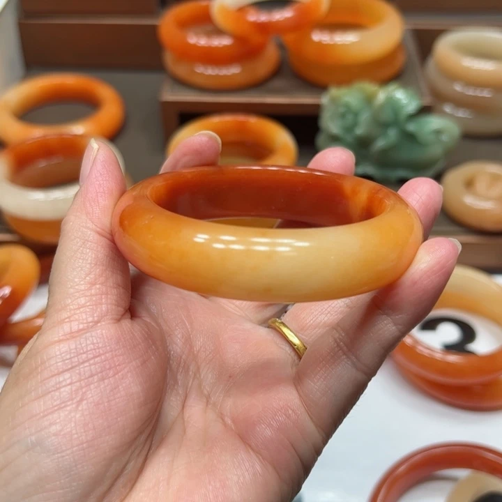 石英质玉（黄龙玉）未镶嵌手镯吉***3