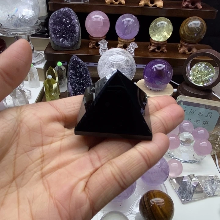 水晶摆件未镶嵌天然黑曜石金字塔