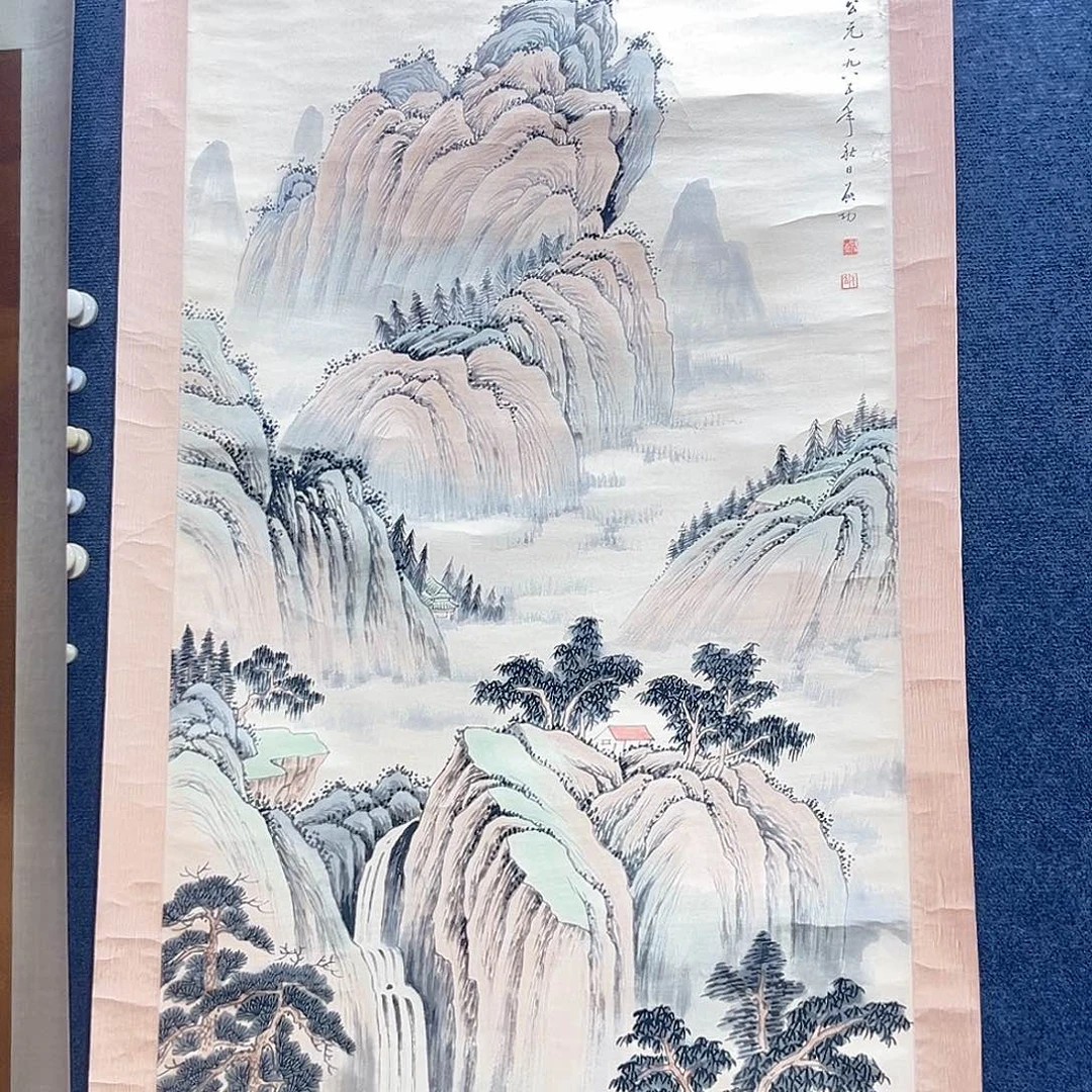 隔空玻璃是用金属做成了塑料外壳