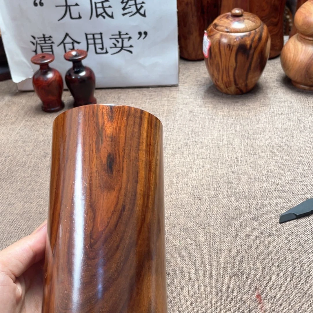 交趾黄檀（大红酸枝）笔筒