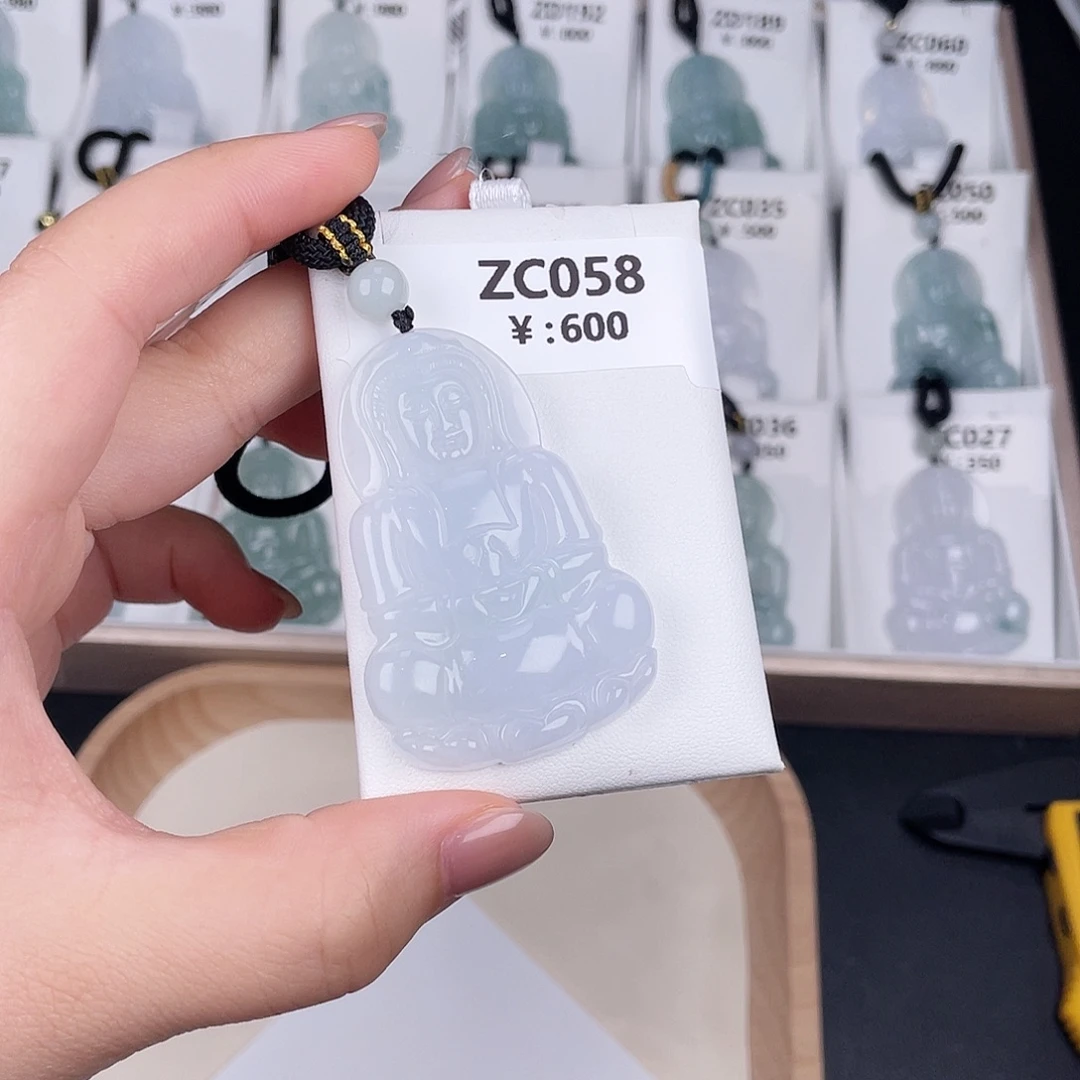 翡翠未镶嵌颈饰zc058