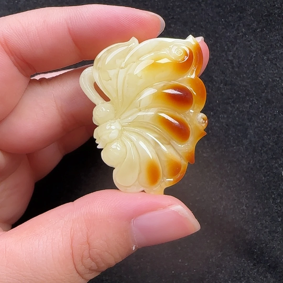 蜜蜡未镶嵌珠宝奇石