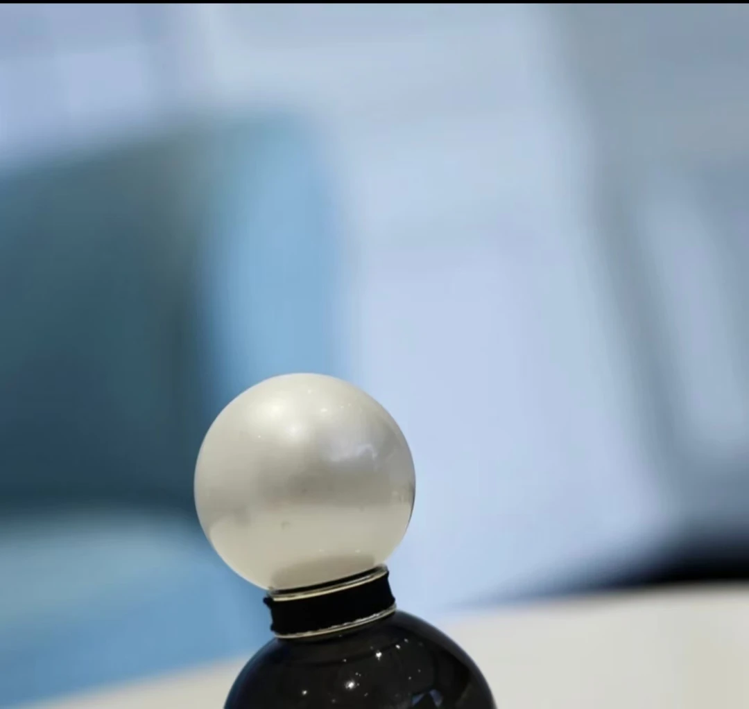 【言言分享拉拉】白色简约高级经典自信珍珠香水