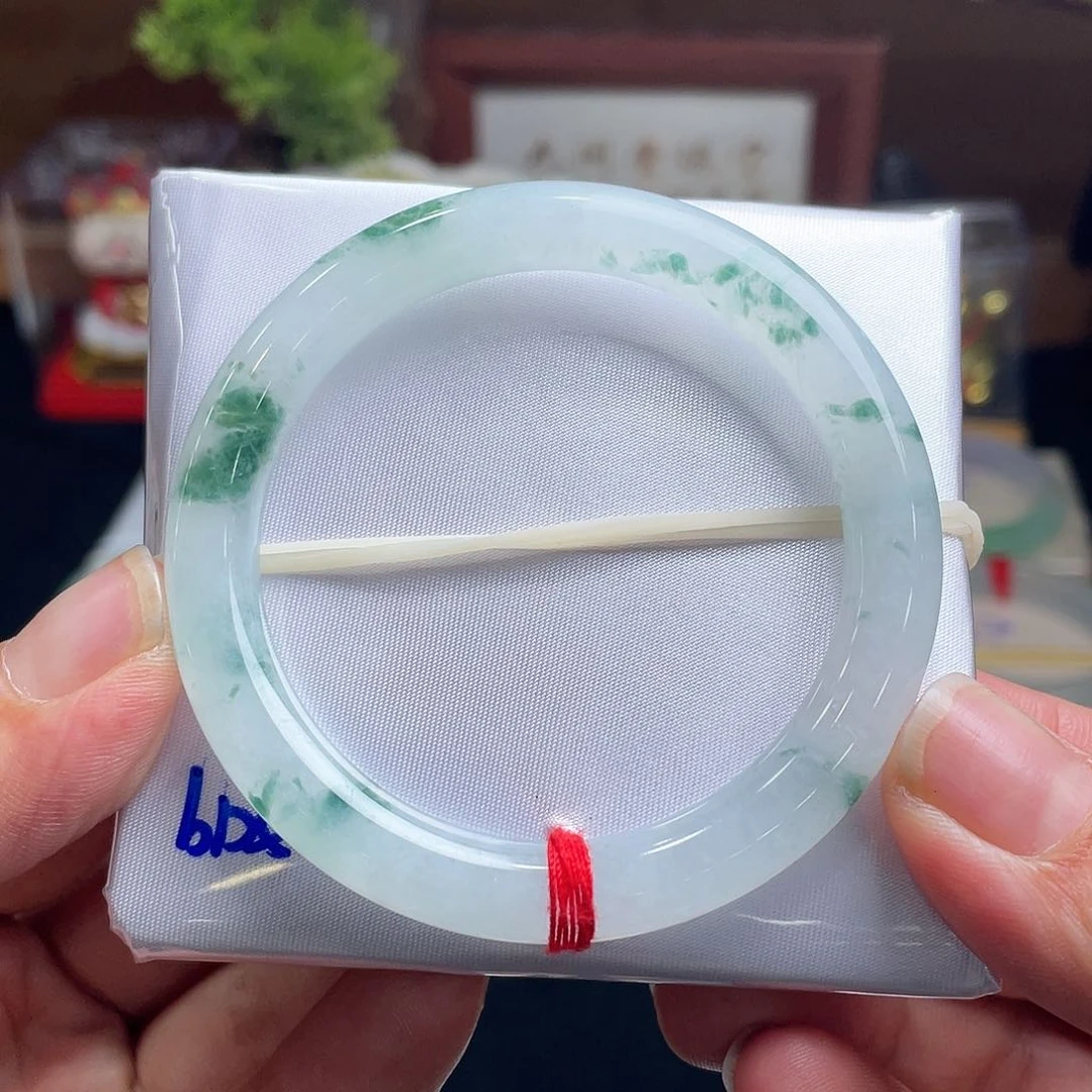 翡翠手镯未镶嵌53圆条