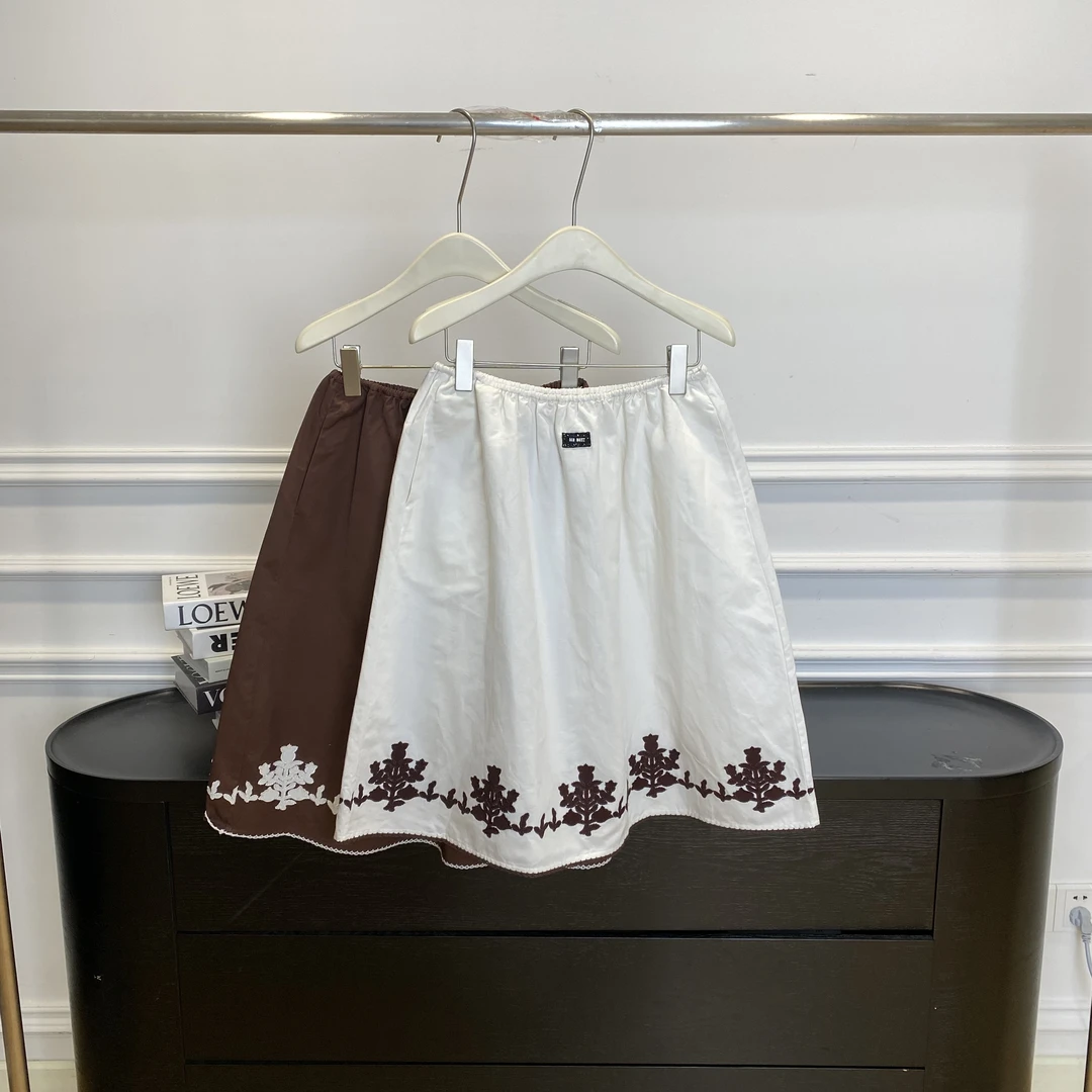 ICE DUST 贴布绣花边半裙25年春夏25SSSK48——1980