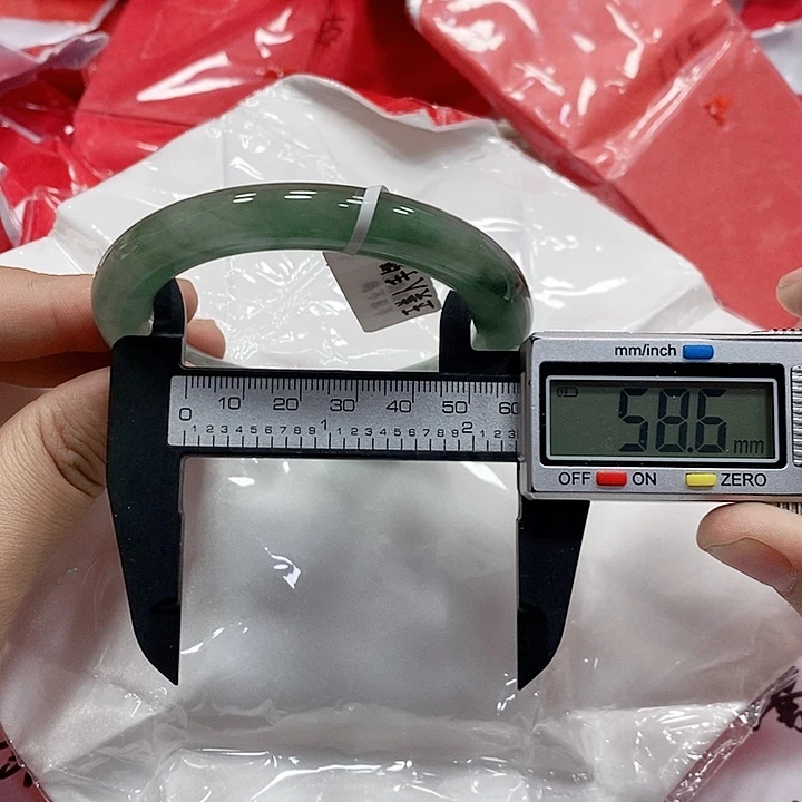 翡翠手镯未镶嵌261