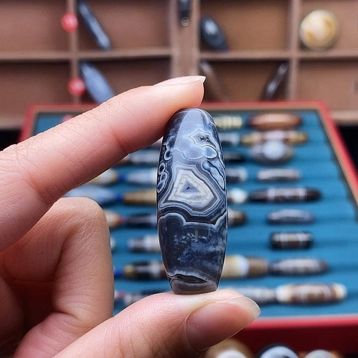 大***钟玛瑙/玉髓未镶嵌颈饰