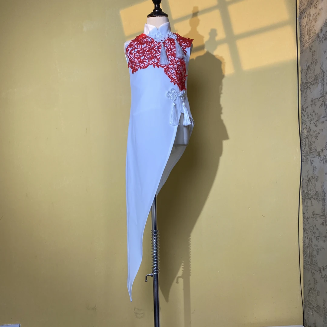 红色国风上衣潮服模特走秀潮服时尚重工裙子