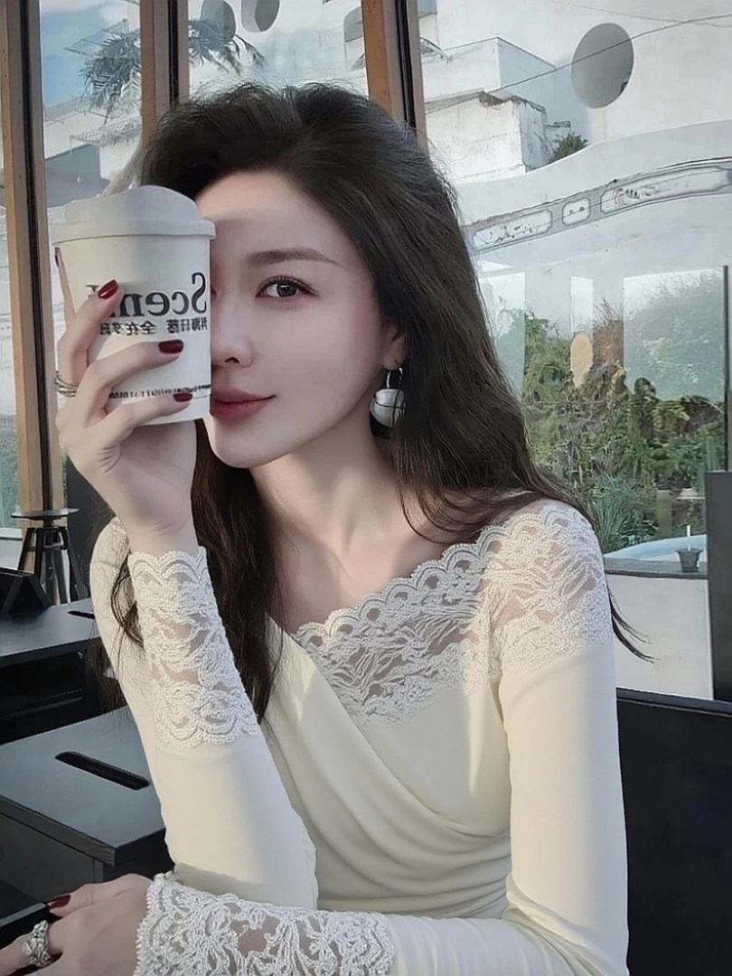 超好看内搭打底衫女冬独特漂亮气质高端修身法式白色蕾丝拼接上衣