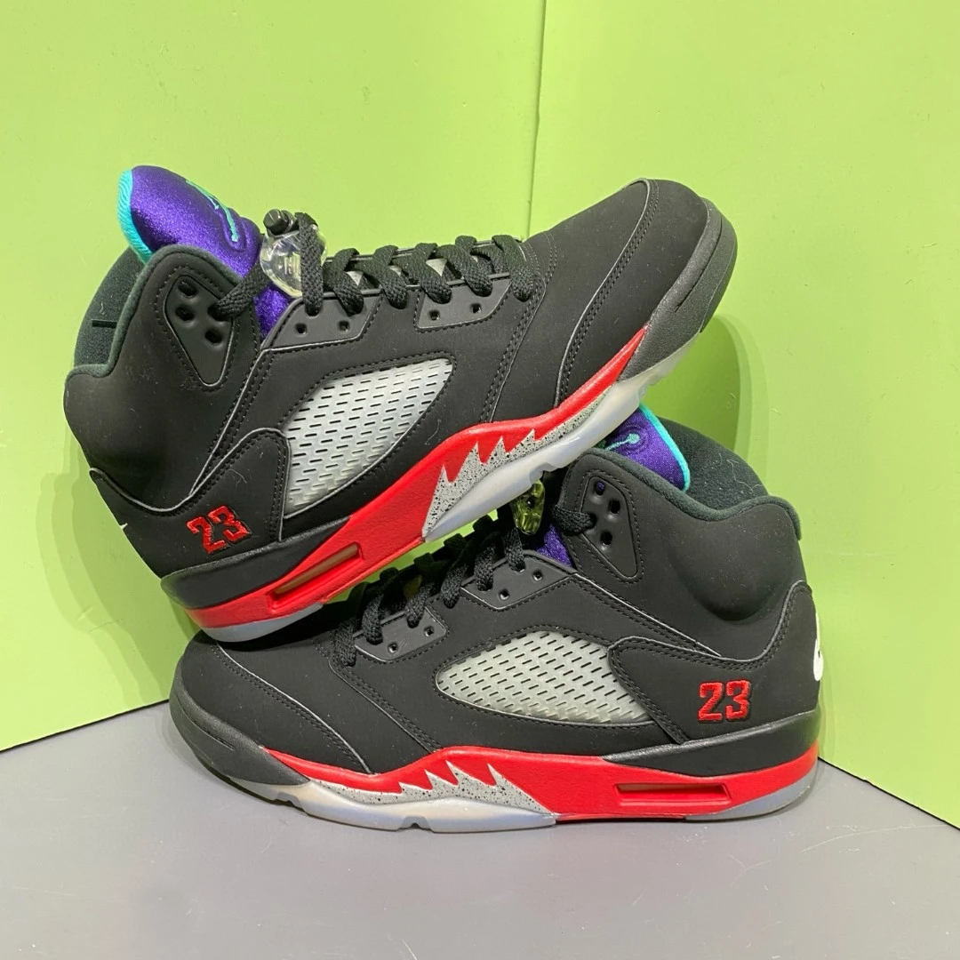 AJ5 TOP3 黑红紫葡萄42码 配盒下地一次 和新的一样市场价1899