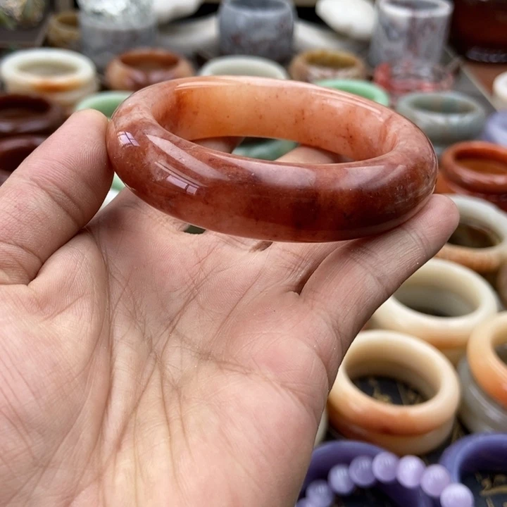 未镶嵌手镯石英岩玉老料草莓
