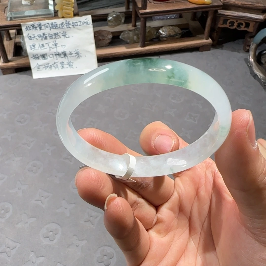 翡翠未镶嵌手镯55贵妃