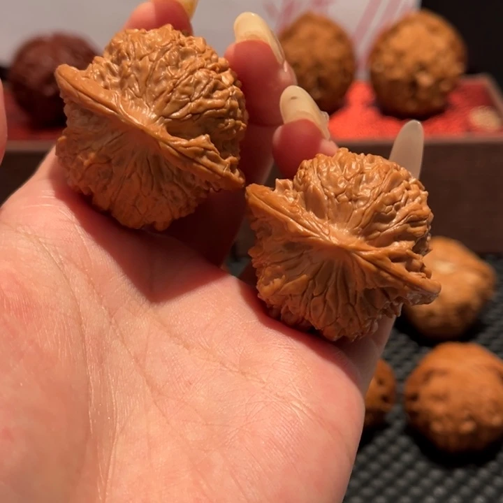 吊坠文玩核桃血麒麟