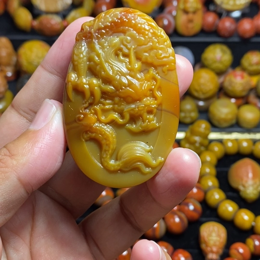 玛瑙/玉髓未镶嵌战国红大龙牌