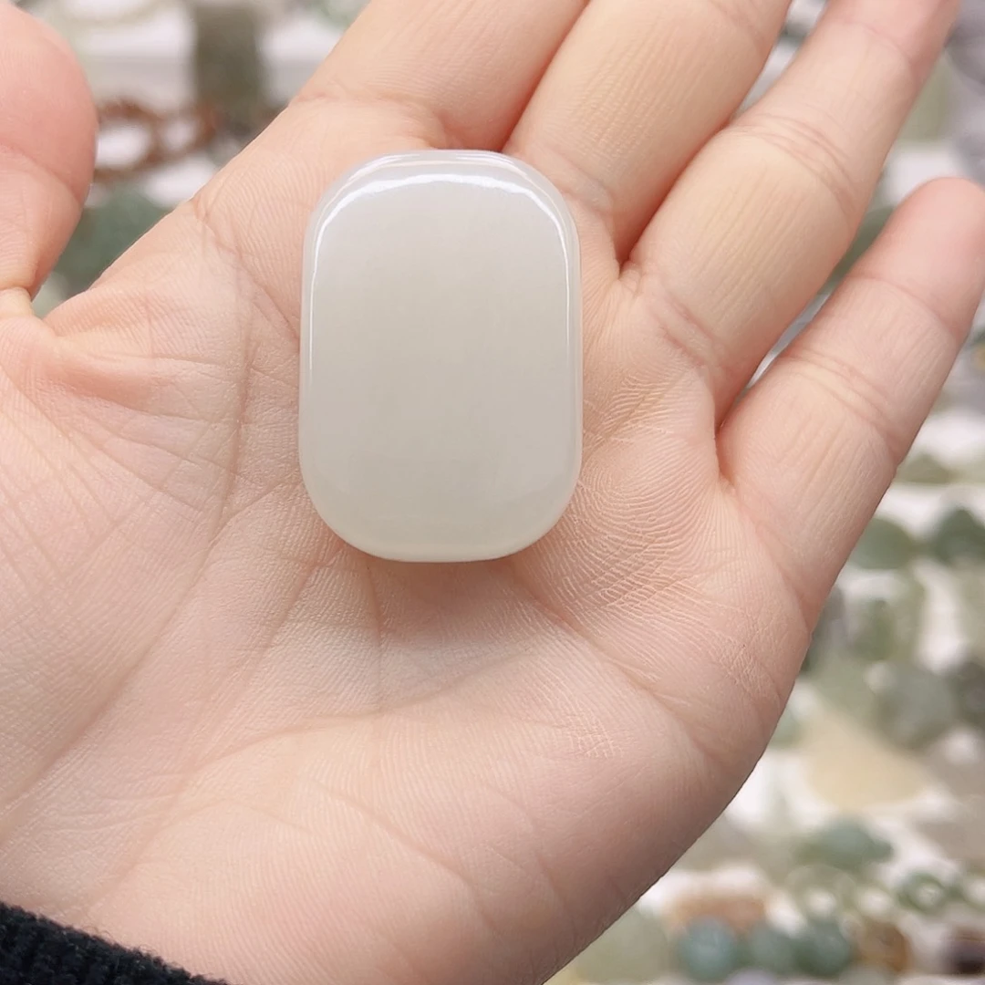 和田玉吊坠未镶嵌胖****恼