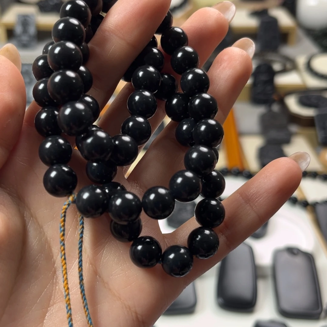 兜***发和田玉（墨玉）未镶嵌颈饰卡10高