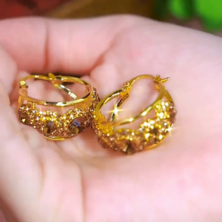 铜合金锆石耳饰 轻奢咖色满钻复古镂空耳扣独特气质百搭精致耳圈