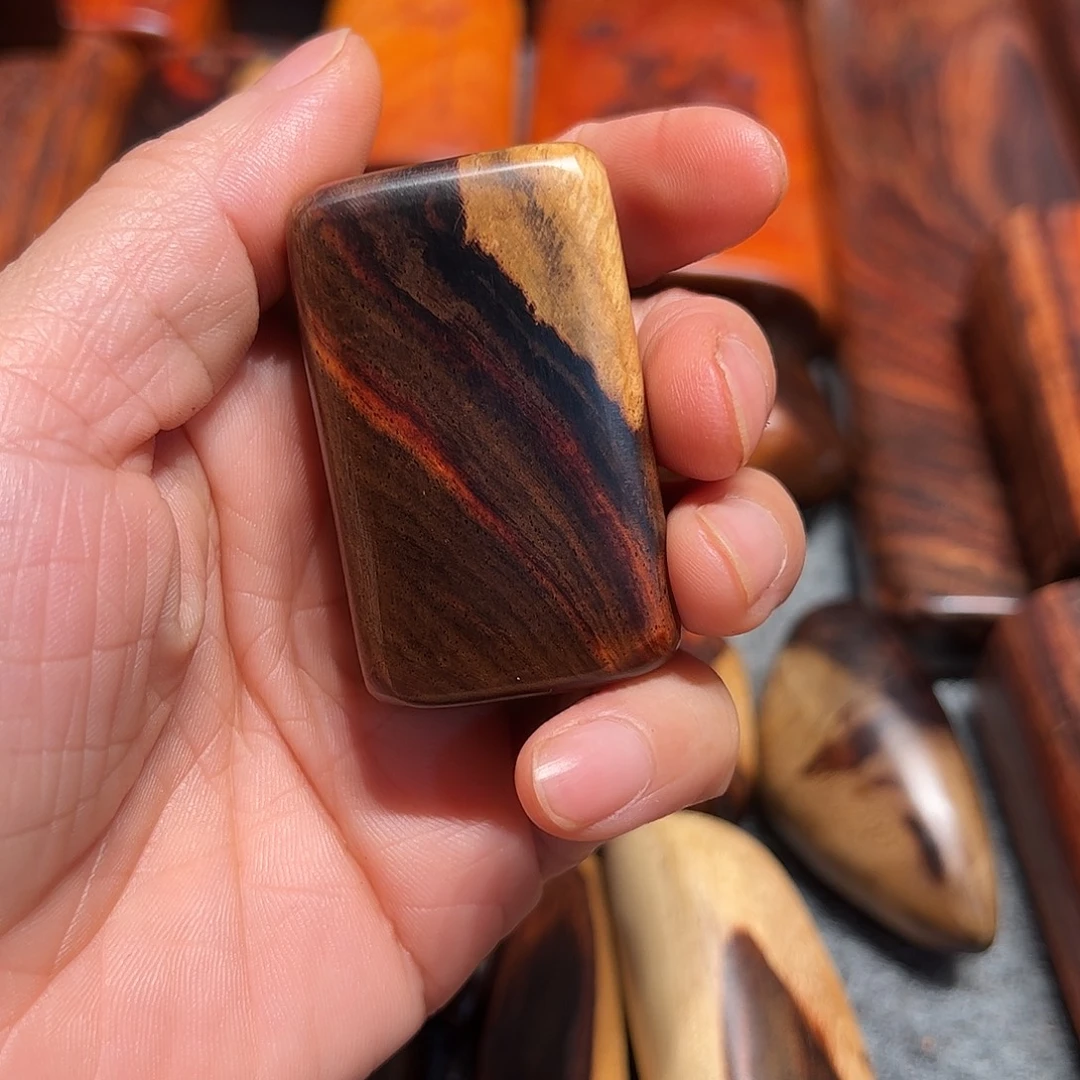 我***人交趾黄檀（大红酸枝）