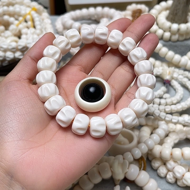 香榧木鹿角1.4百香精品带牛角顶珠带跑环