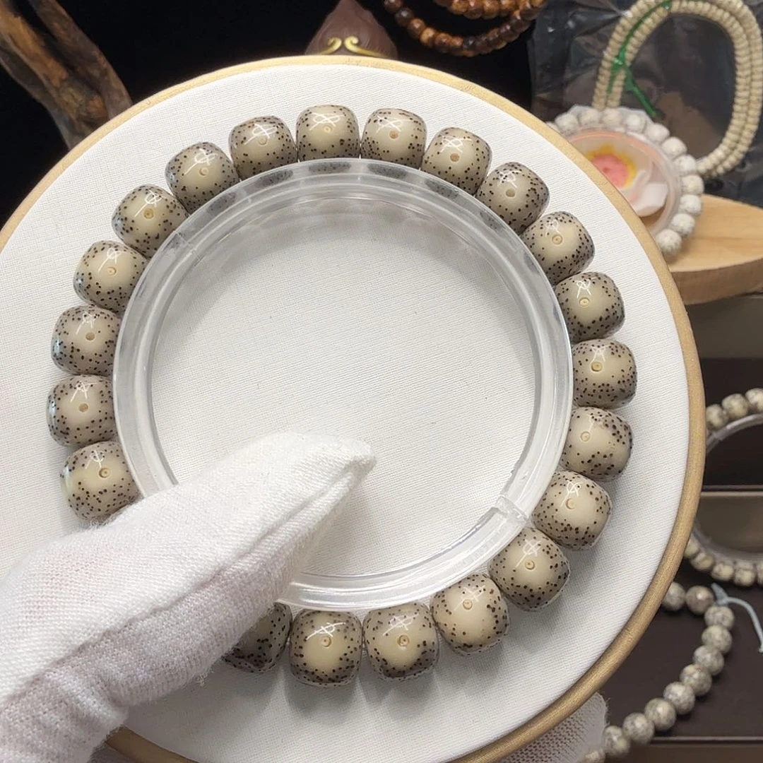 吊坠星月菩提黄金瞳大眼睛