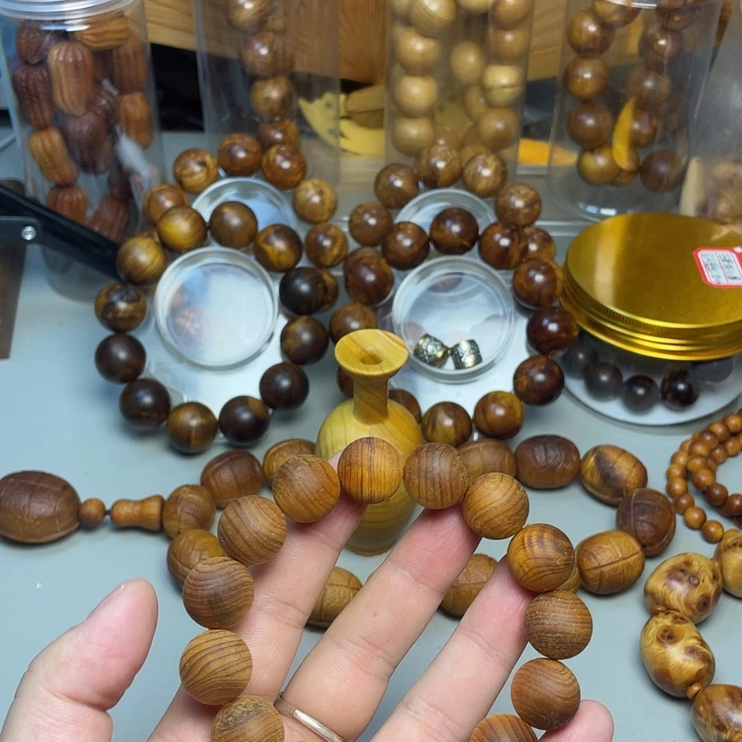 柏木（崖柏）太行崖柏1.5黑油毛珠