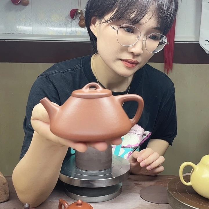 茶壶紫砂红降坡半手子冶石瓢170cc