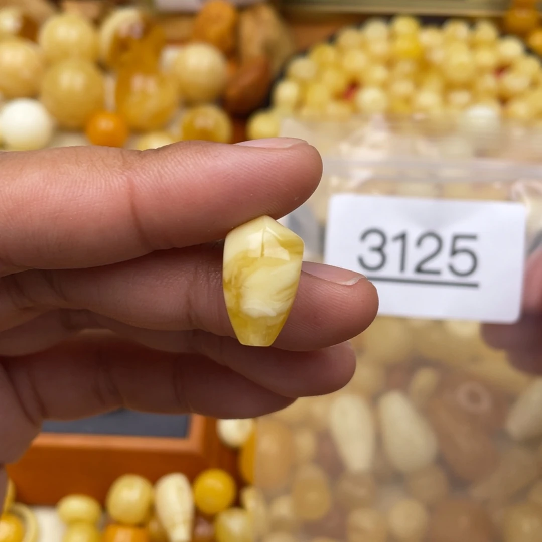 琥珀珠宝奇石未镶嵌11m