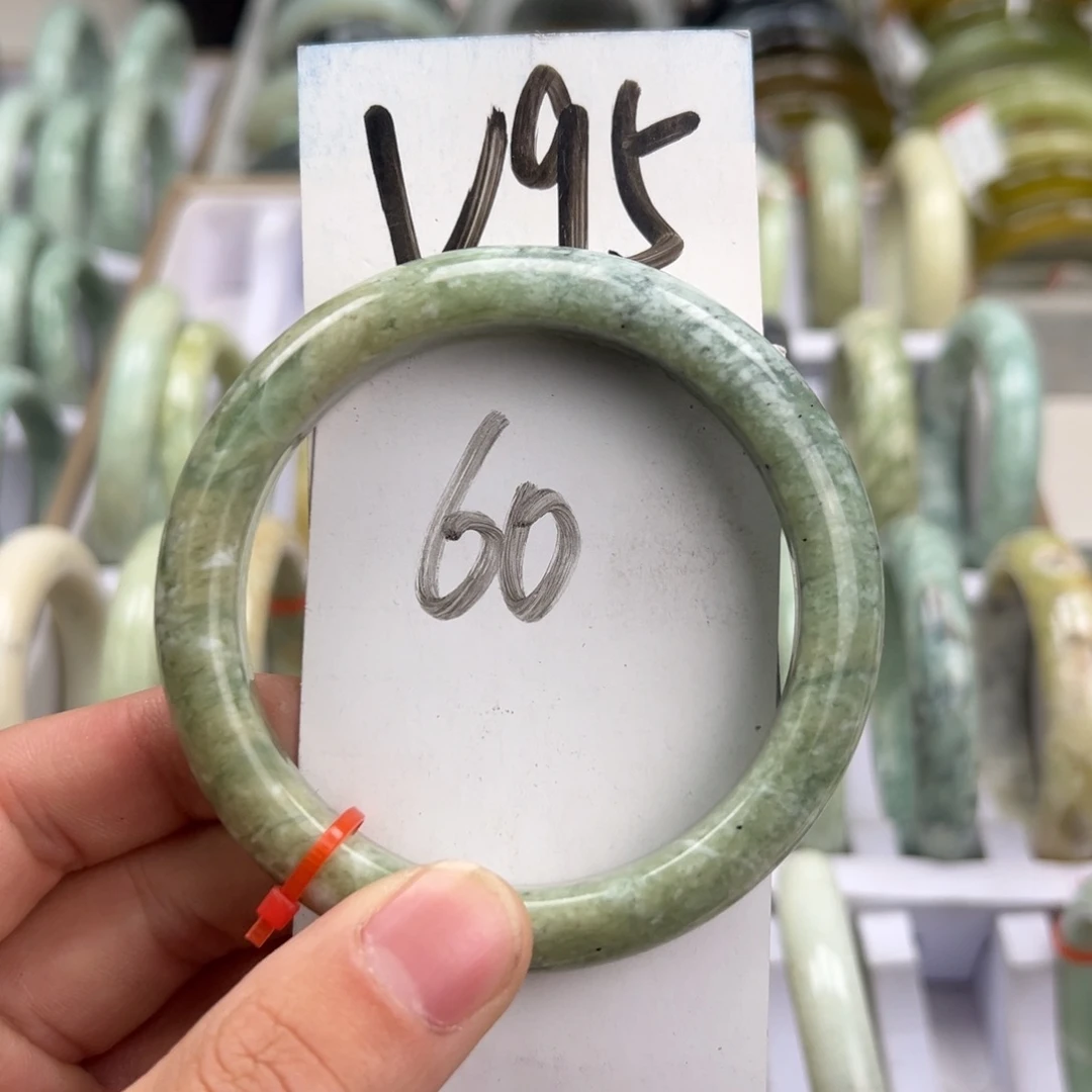 岫玉手镯未镶嵌天然岫玉