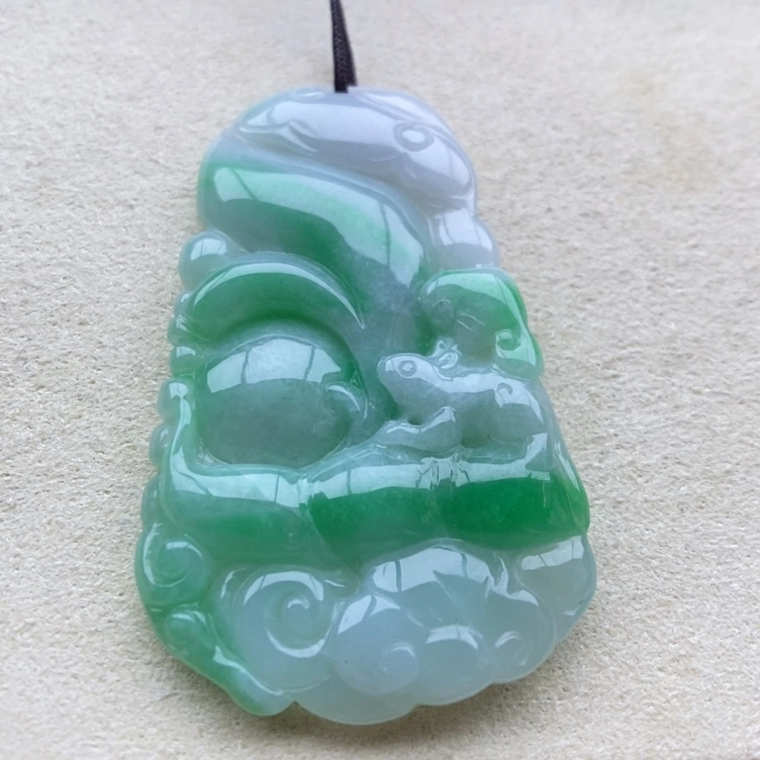 翡翠未镶嵌颈饰吊坠