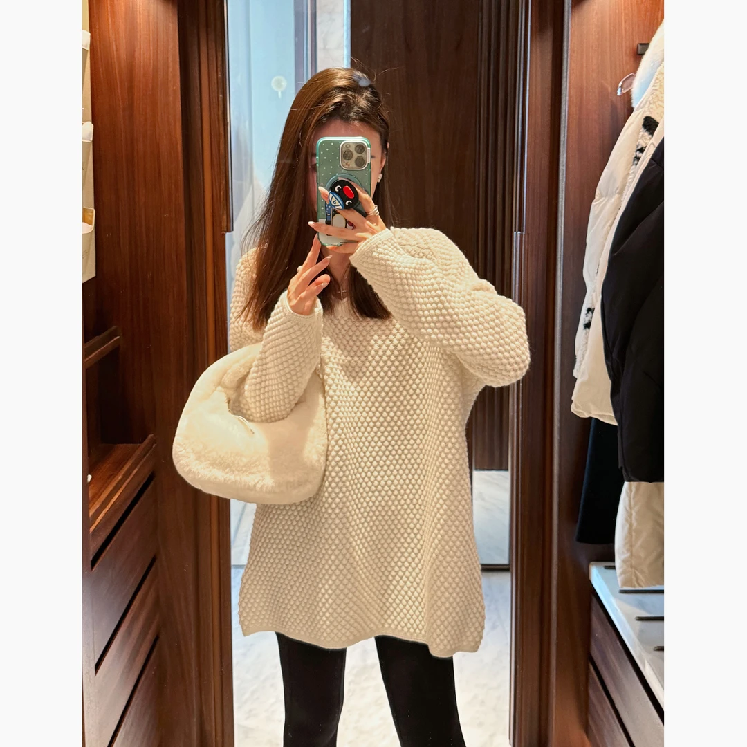 Janie Yee"菠萝羊羊" 高定100绵羊毛亲肤圆领慵懒宽松毛衣24A1519