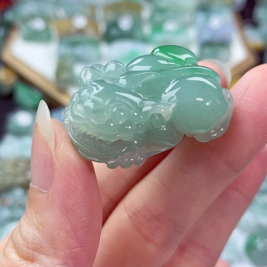 翡翠颈饰未镶嵌天然