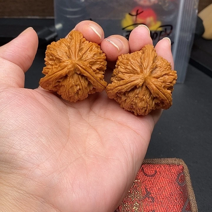 旺***店把件文玩核桃白奔