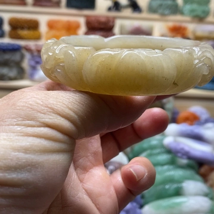 未镶嵌手镯石英质玉