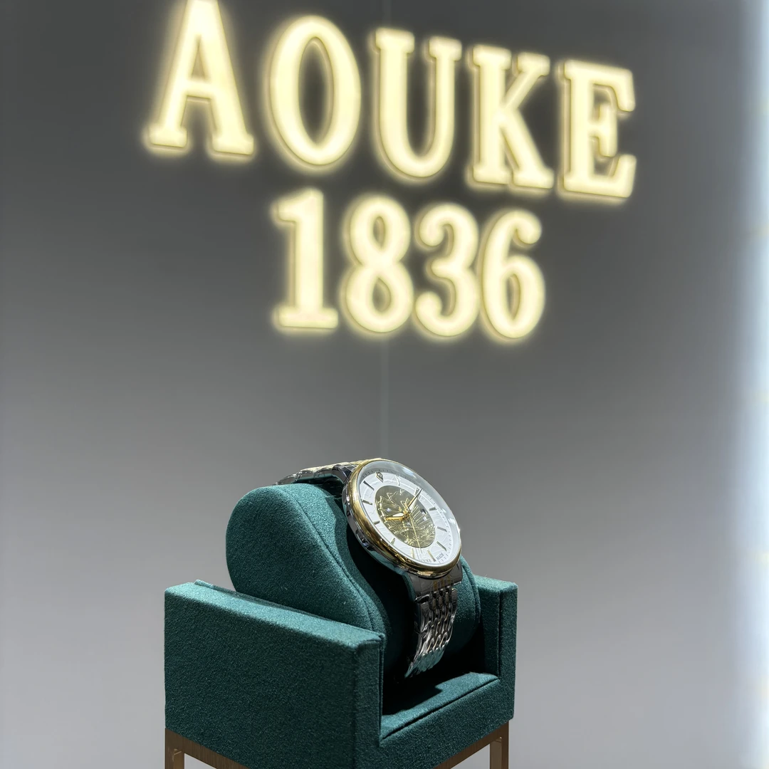 新款时尚百搭全自动男士腕表aouke3322