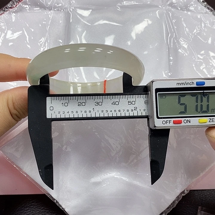 翡翠手镯未镶嵌24