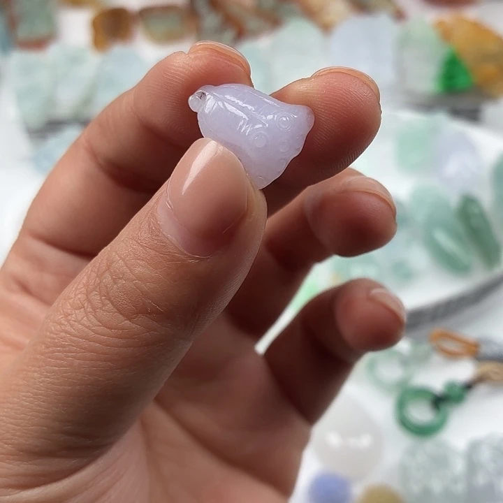 翡翠未镶嵌颈饰纯A