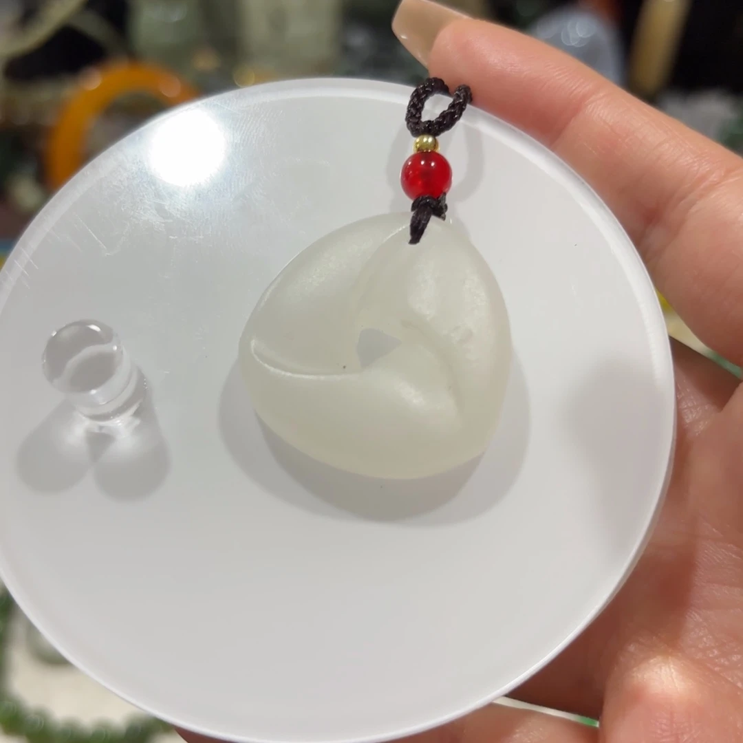 透闪石质玉未镶嵌颈饰28899