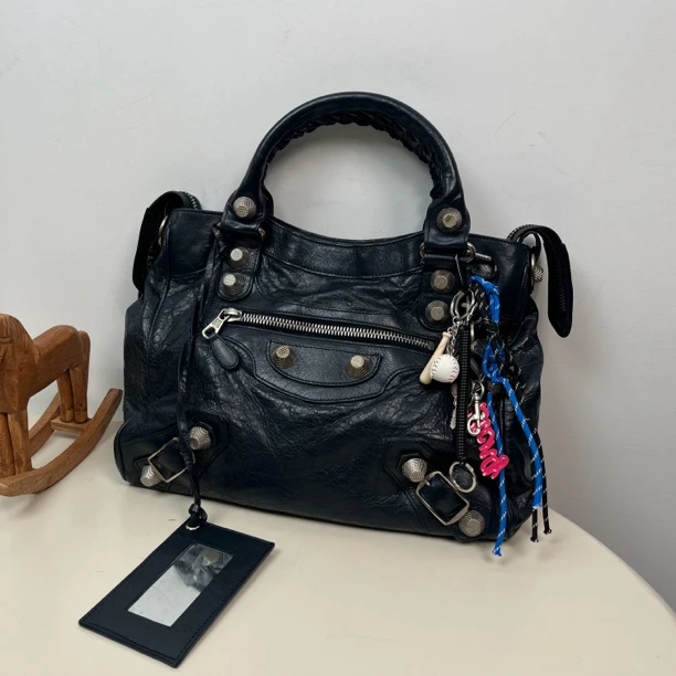 95新 Balenciaga/巴黎世家 深蓝色中号机车单肩斜挎包