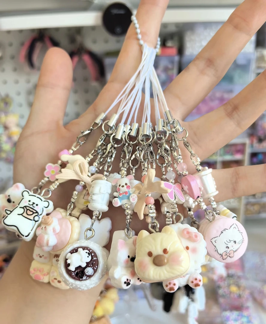 （直播间选款）创意手工树脂钥匙扣可爱挂件DIY手机链