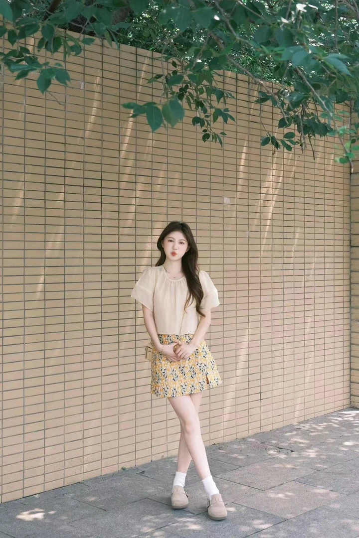 独特绝美漂亮小套装裙女夏季新款多巴胺洋气减龄雪纺衫碎花短裙子