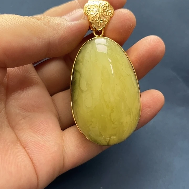 琥珀未镶嵌裸石吊坠