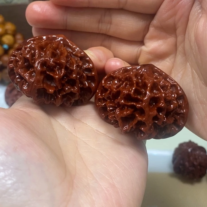 文玩核桃吊坠帝王