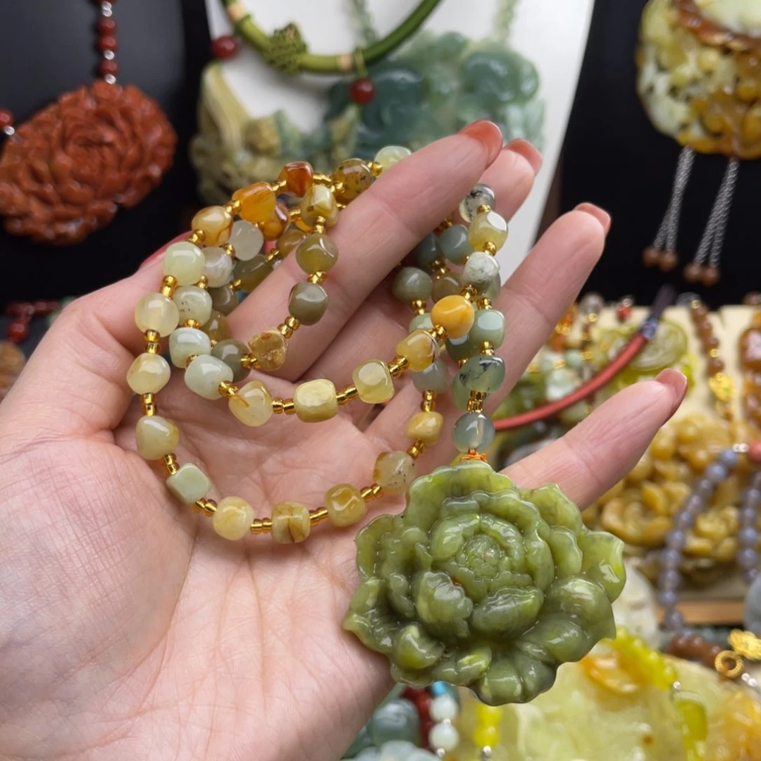 未镶嵌蛇纹石玉颈饰