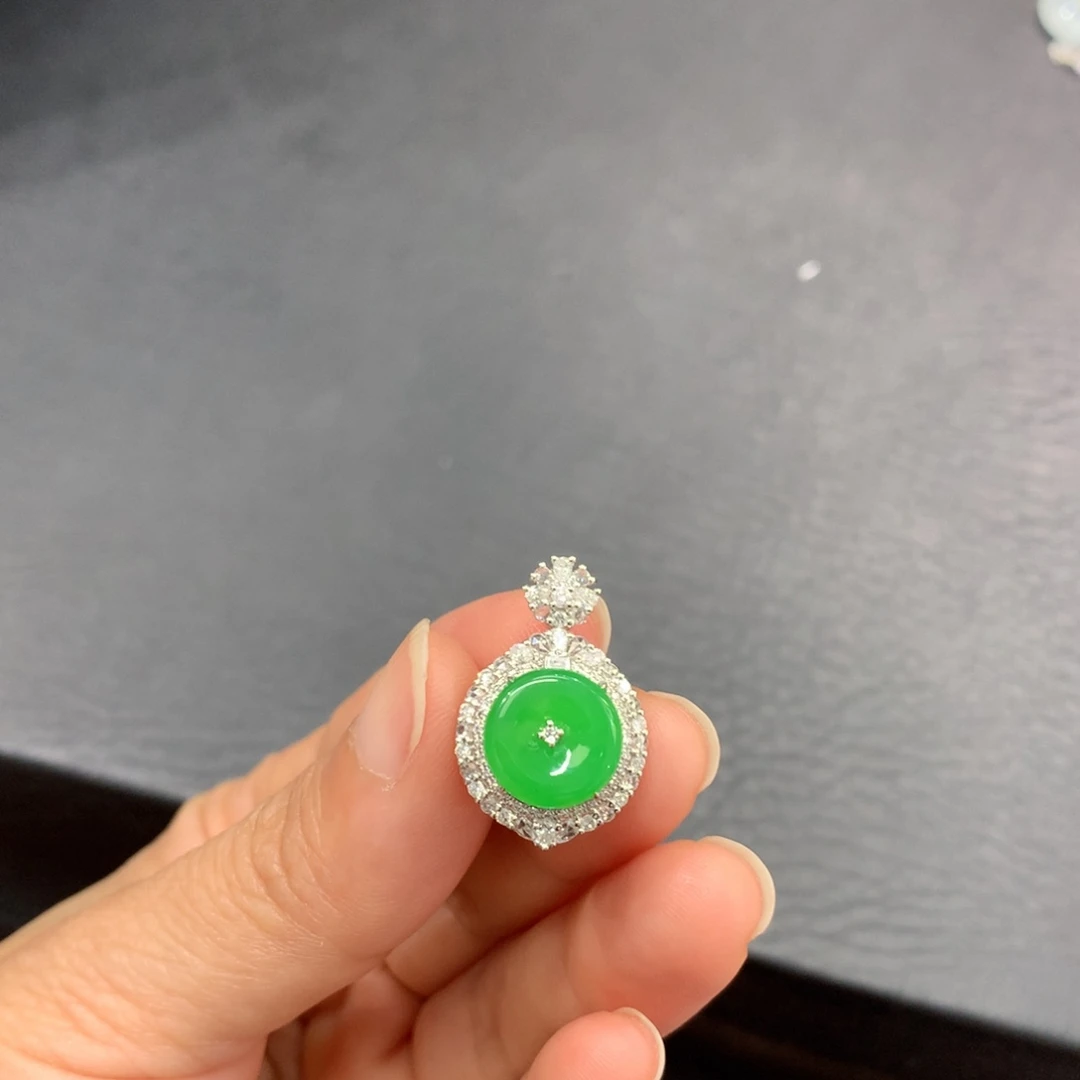 吊坠(不含链)18K金镶嵌翡翠