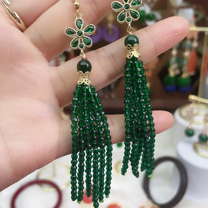 石英质玉颈饰合金