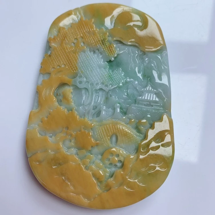 天然翡翠A货三彩山水吊坠一件
