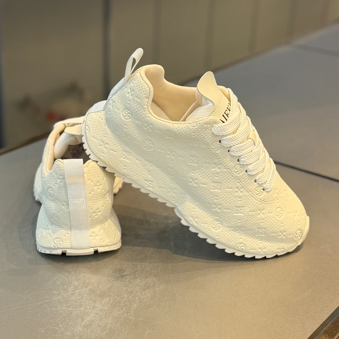 时尚百搭小白鞋男2025秋季新款厚底轻便潮流休闲鞋舒适软底男鞋