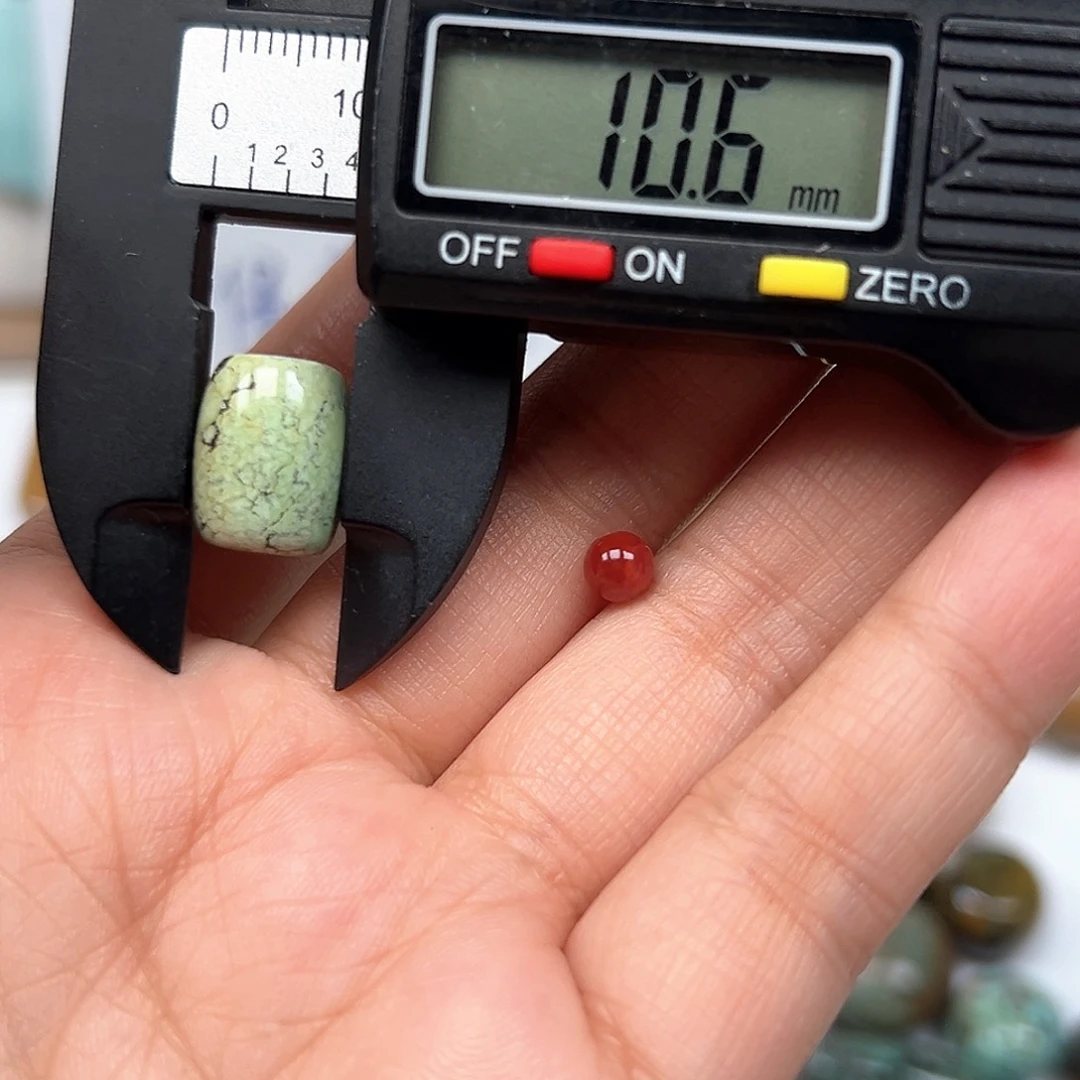 南红玛瑙未镶嵌珠宝奇石