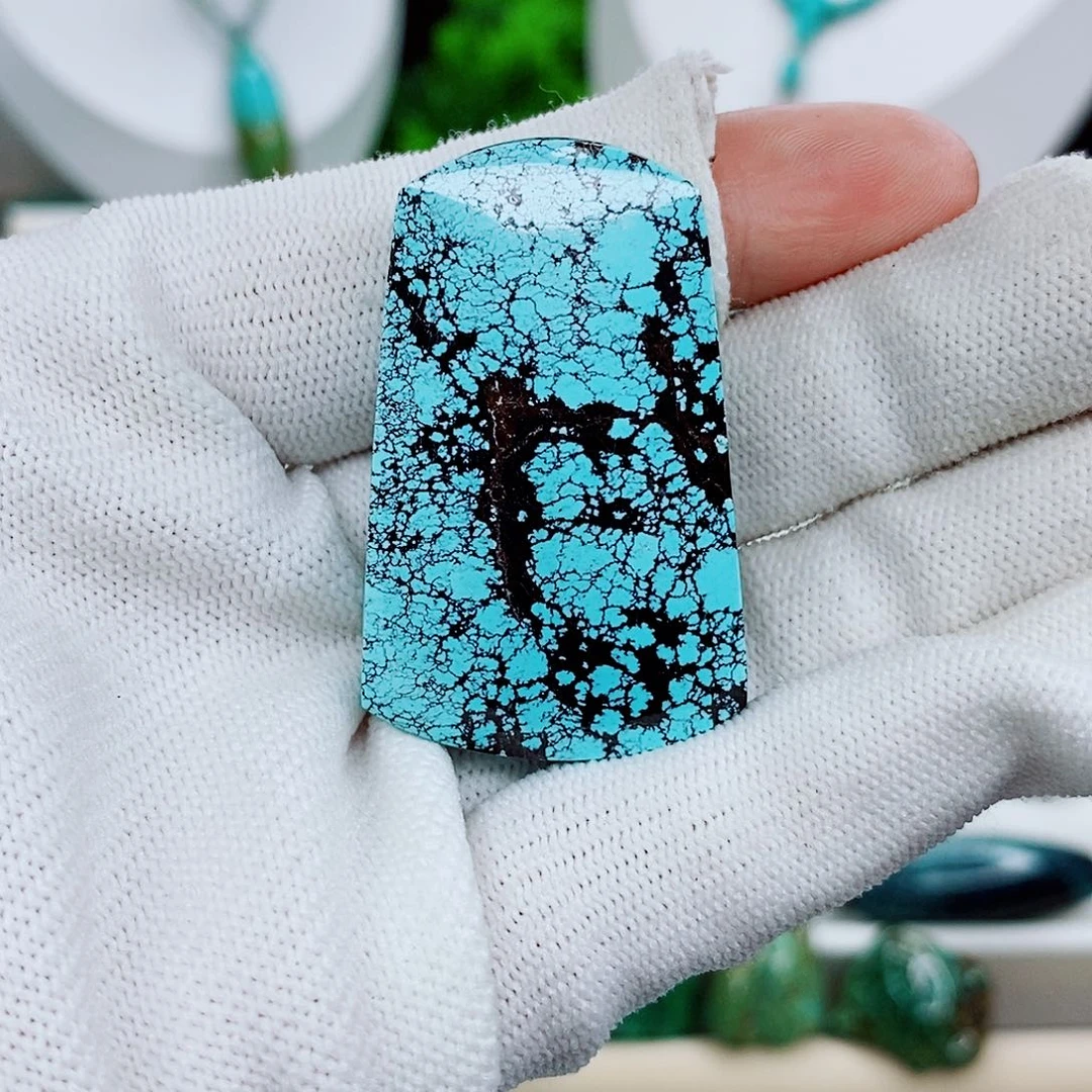 未镶嵌绿松石颈饰